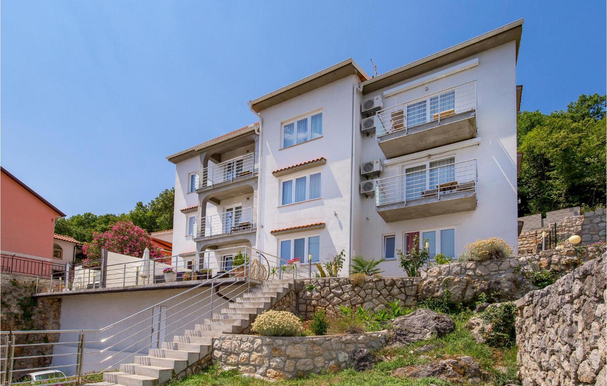1 Bedroom Gorgeous Apartment In Mošćenička Draga Eksteriør bilde